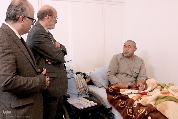 دیدار رییس جهاد دانشگاهی با جانبازان آسایشگاه ثارالله