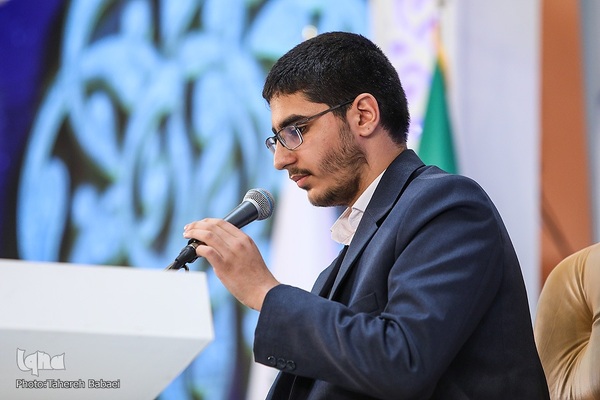 مهدی اکبری‌زرین در دومین روز مسابقات بین‌المللی قرآن ایران