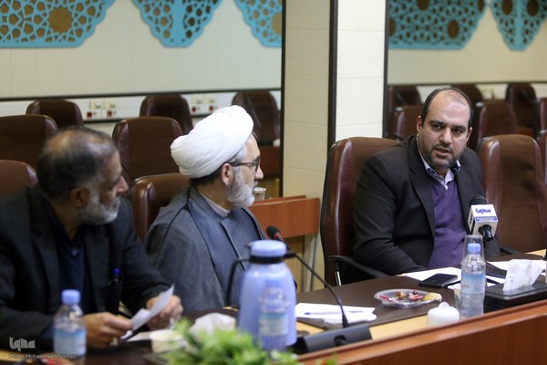 نشست سهم جامعه قرآنی در مشاکت پرشور