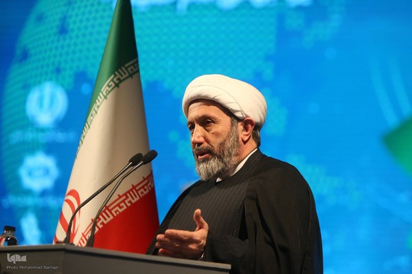 حجت‌الاسلام والمسلمین محمدمهدی ایمانی‌پور، رئیس سازمان فرهنگ و ارتباطات اسلامی  در اولین نشست معرفی جایزه جهانی امام خمینی(ره)