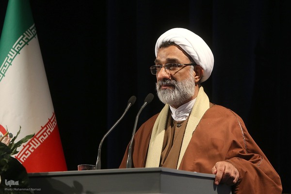 حجت‌الاسلام والمسلمین عبدالحسین خسروپناه، دبیر شورای عالی انقلاب فرهنگی در اولین نشست معرفی جایزه جهانی امام خمینی(ره)