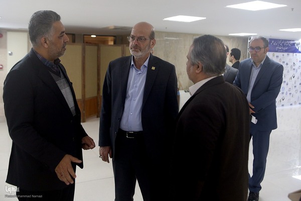 بازدید رییس جهاد دانشگاهی از  نمایشگاه هنر‌های قرآنی قلم