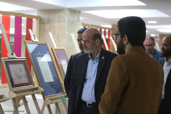 بازدید رییس جهاد دانشگاهی از  نمایشگاه هنر‌های قرآنی قلم