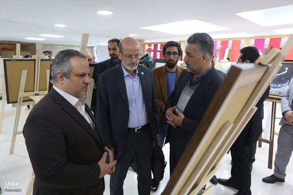 بازدید رییس جهاد دانشگاهی از  نمایشگاه هنر‌های قرآنی قلم