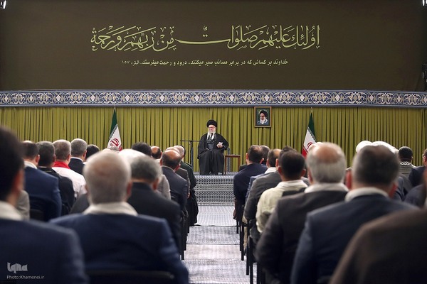 دیدار دست‌اندرکاران دومین کنگره ۲۴ هزار شهید استان خوزستان بار هبر معظم انقلاب