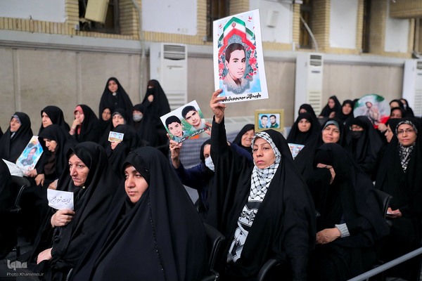 دیدار دست‌اندرکاران دومین کنگره ۲۴ هزار شهید استان خوزستان بار هبر معظم انقلاب