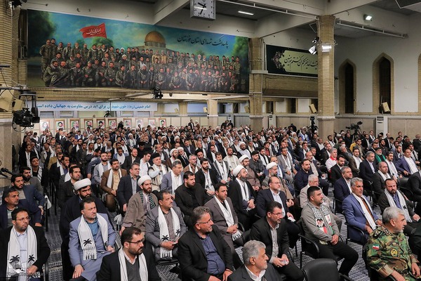 دیدار دست‌اندرکاران دومین کنگره ۲۴ هزار شهید استان خوزستان بار هبر معظم انقلاب