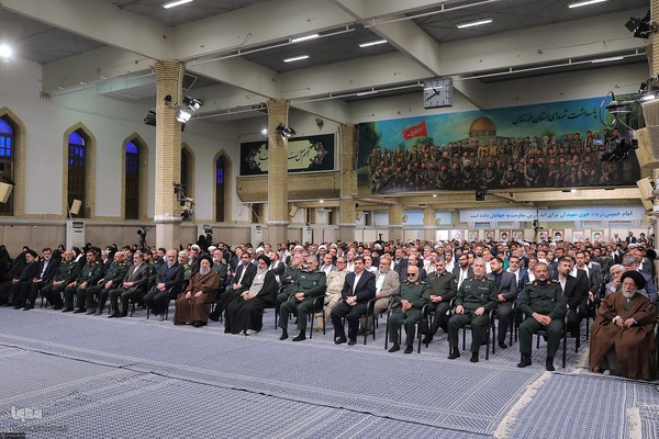 دیدار دست‌اندرکاران دومین کنگره ۲۴ هزار شهید استان خوزستان بار هبر معظم انقلاب