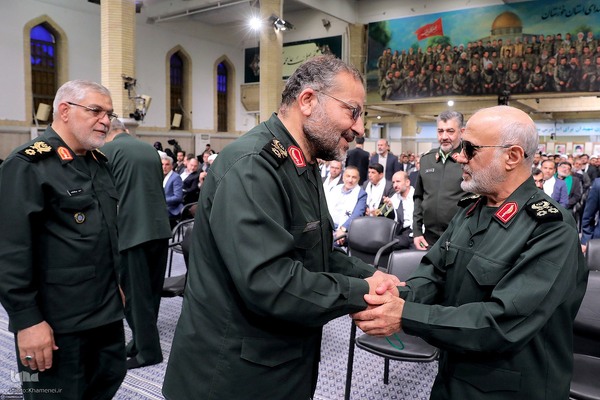 دیدار دست‌اندرکاران دومین کنگره ۲۴ هزار شهید استان خوزستان بار هبر معظم انقلاب