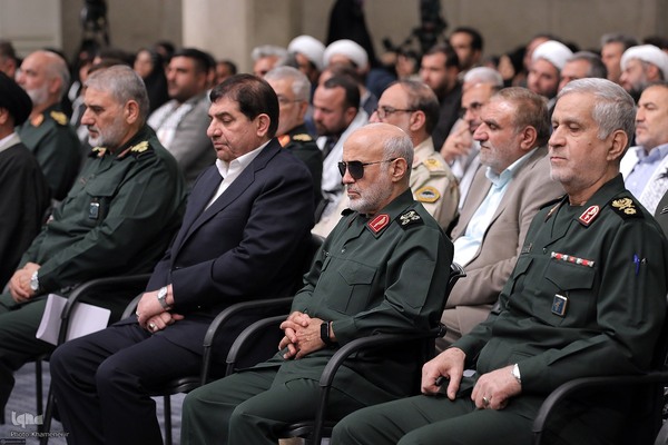 دیدار دست‌اندرکاران دومین کنگره ۲۴ هزار شهید استان خوزستان بار هبر معظم انقلاب