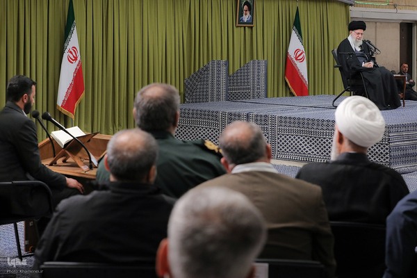 دیدار دست‌اندرکاران دومین کنگره ۲۴ هزار شهید استان خوزستان بار هبر معظم انقلاب