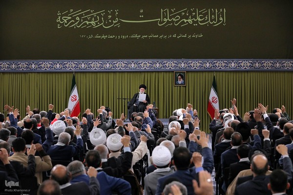 دیدار دست‌اندرکاران دومین کنگره ۲۴ هزار شهید استان خوزستان بار هبر معظم انقلاب