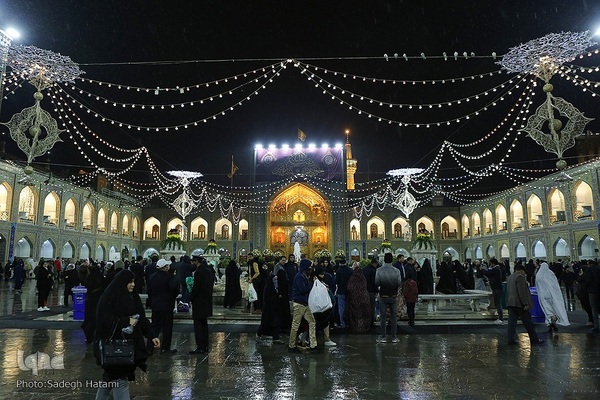 حرم مطهر رضوی در شب نیمه شعبان