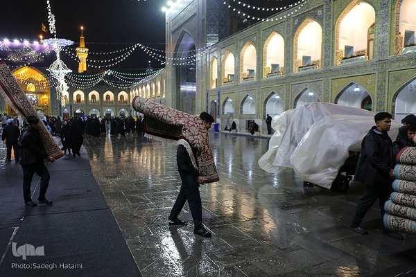 حرم مطهر رضوی در شب نیمه شعبان
