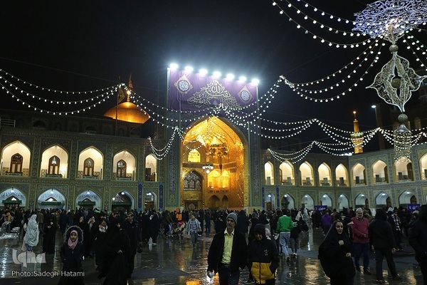 حرم مطهر رضوی در شب نیمه شعبان