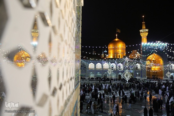 حرم مطهر رضوی در شب نیمه شعبان
