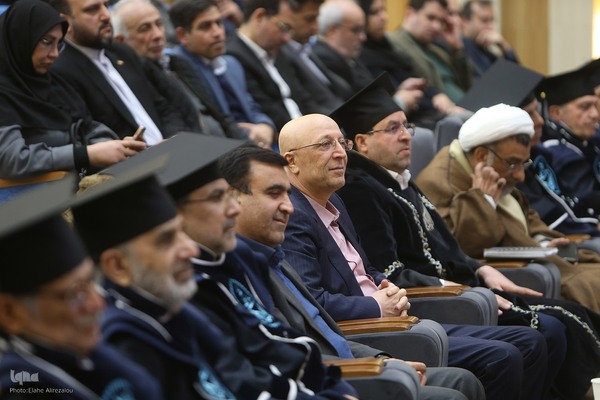 آیین اعطای نشان استاد ممتازی