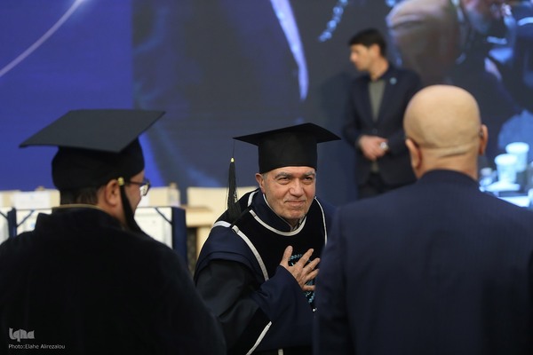 آیین اعطای نشان استاد ممتازی