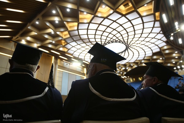 آیین اعطای نشان استاد ممتازی