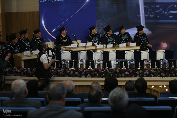 آیین اعطای نشان استاد ممتازی