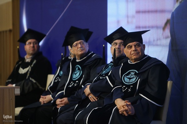 آیین اعطای نشان استاد ممتازی