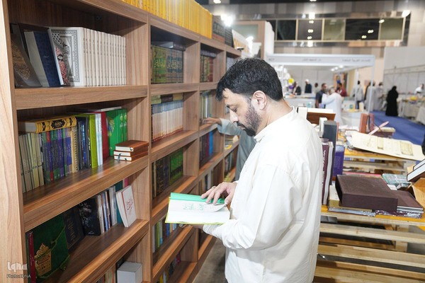 غرفه ایران در نمایشگاه کتاب مسقط 