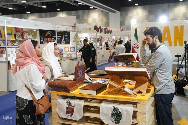 غرفه ایران در نمایشگاه کتاب مسقط 
