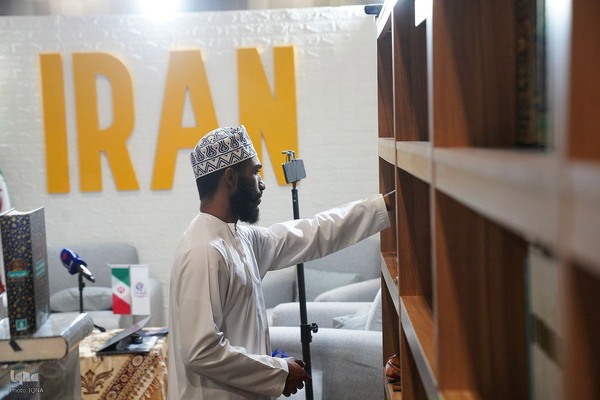 غرفه ایران در نمایشگاه کتاب مسقط 