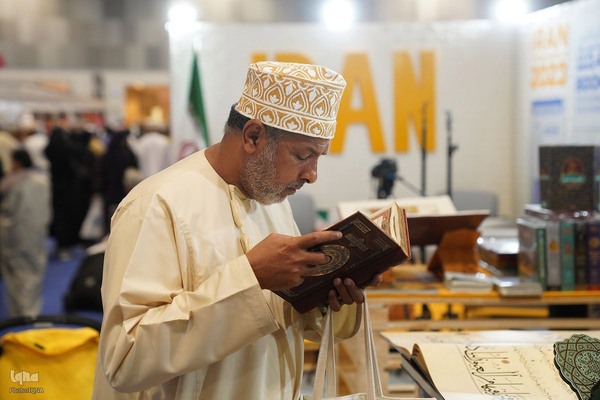 غرفه ایران در نمایشگاه کتاب مسقط 