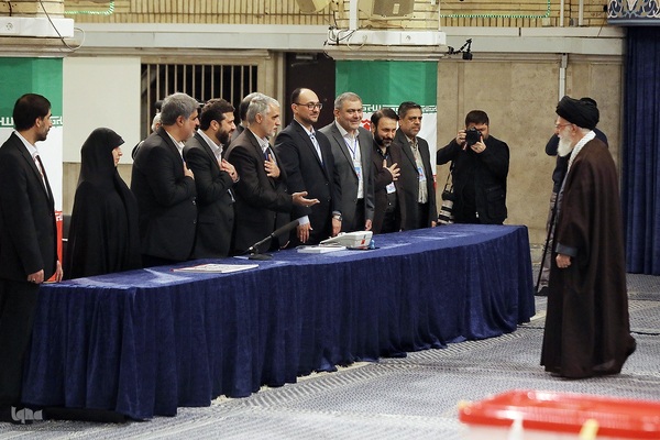 حضور مقام معظم رهبری در پای صندوق رای