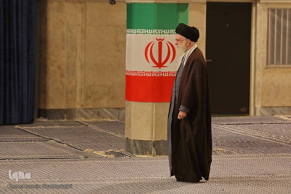 حضور مقام معظم رهبری در پای صندوق رای