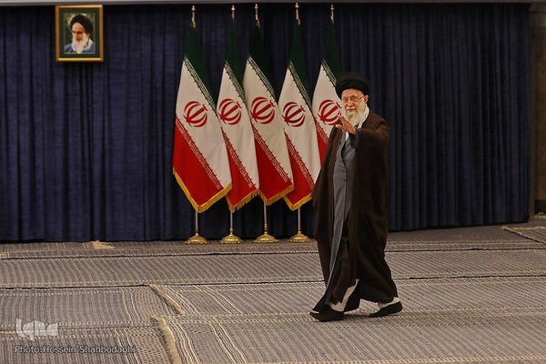 حضور مقام معظم رهبری در پای صندوق رای