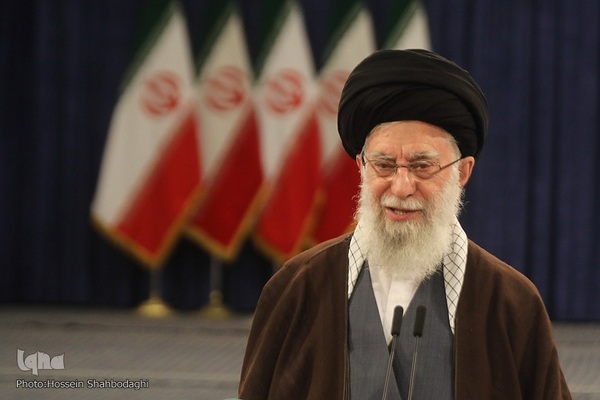 حضور مقام معظم رهبری در پای صندوق رای
