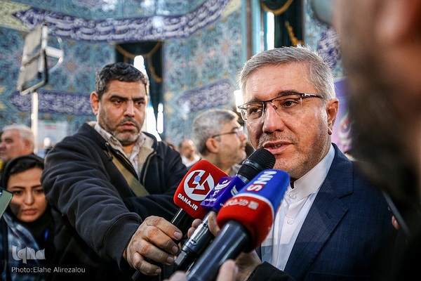 شعبه اخذ رای در حسینیه ارشاد