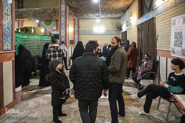 جلوه‌هایی از حضور پرشور مردم در ساعات پایانی انتخابات