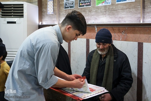 جلوه‌هایی از حضور پرشور مردم در ساعات پایانی انتخابات