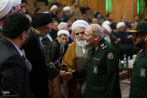 افتتاحیه دومین جشنواره فرهنگی هنری (أنا من حسین)