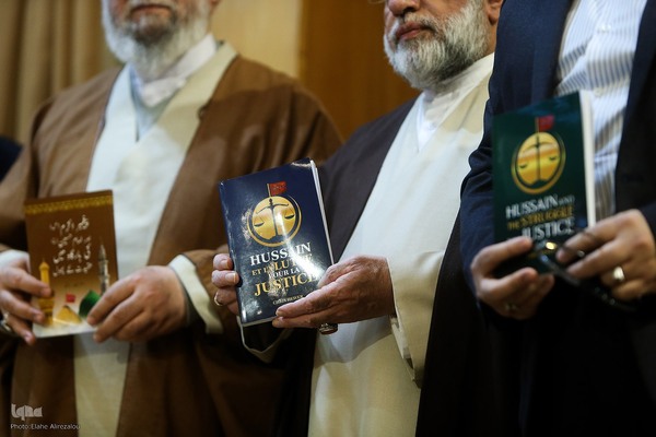 افتتاحیه دومین جشنواره فرهنگی هنری (أنا من حسین)