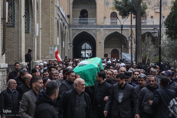 مراسم تشییع پیکر مطهر آیت‌الله امامی کاشانی