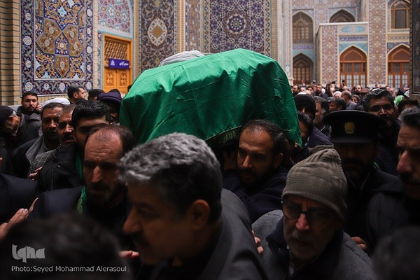 تشییع پیکر آیت‌الله امامی کاشانی در حرم مطهر رضوی
