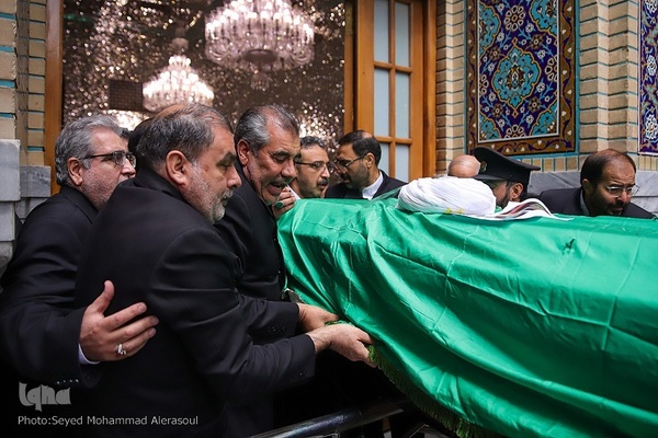 تشییع پیکر آیت‌الله امامی کاشانی در حرم مطهر رضوی