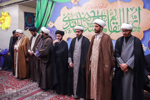 تشییع پیکر آیت‌الله امامی کاشانی در حرم مطهر رضوی