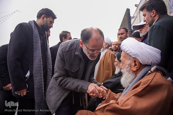 تشییع پیکر آیت‌الله امامی کاشانی در حرم مطهر رضوی