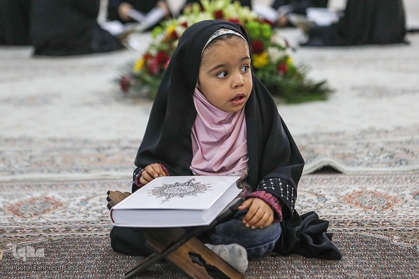 گردهمایی حلقه‌های حفظ موضوعی قرآن در حرم امام خمینی