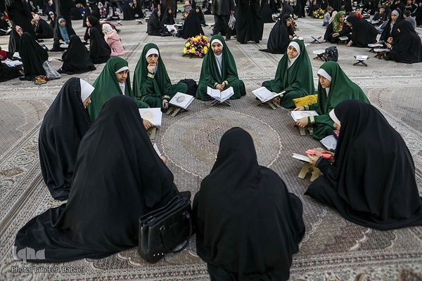 گردهمایی حلقه‌های حفظ موضوعی قرآن در حرم امام خمینی