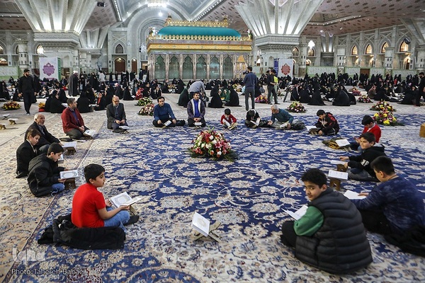 گردهمایی حلقه‌های حفظ موضوعی قرآن در حرم امام خمینی
