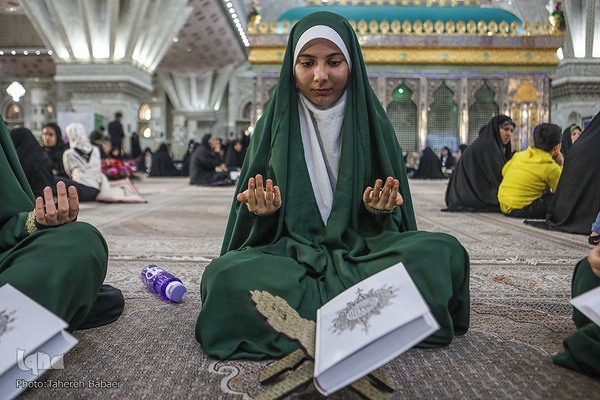 گردهمایی حلقه‌های حفظ موضوعی قرآن در حرم امام خمینی