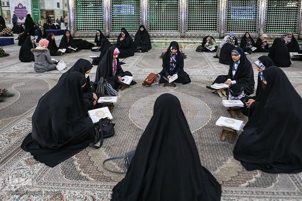 گردهمایی حلقه‌های حفظ موضوعی قرآن در حرم امام خمینی