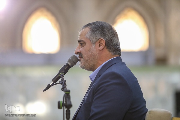 گردهمایی حلقه‌های حفظ موضوعی قرآن در حرم امام خمینی