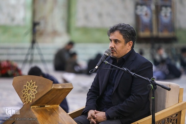 گردهمایی حلقه‌های حفظ موضوعی قرآن در حرم امام خمینی